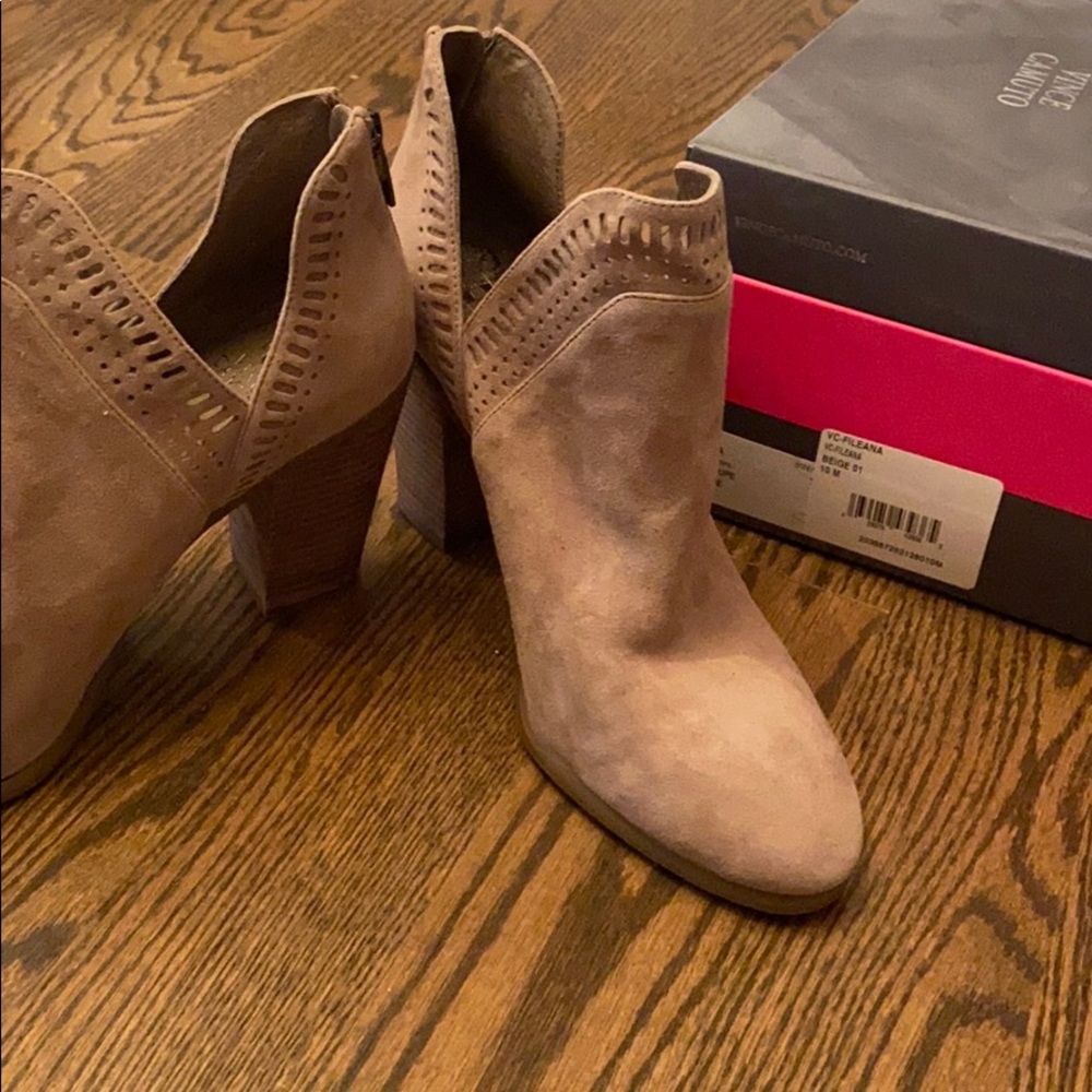 Vince Camuto nib